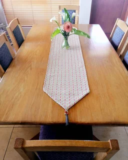 Shopping bags, aprons, table runners, place mats, roll-up cases, bow ties, oven gloves, etc.