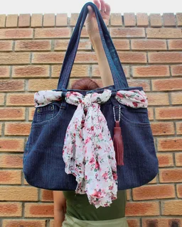 Shopping bags, aprons, table runners, place mats, roll-up cases, bow ties, oven gloves, etc.