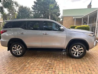 Toyota Fortuner 2.8 GD6 R/B A/T