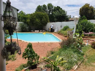 Room to rent in beautiful house in Windsor East