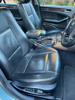 2003 BMW 330i 6 sp manual 147,600km