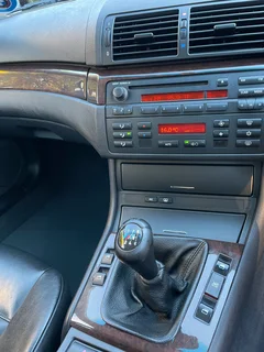 2003 BMW 330i 6 sp manual 147,600km
