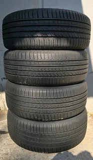 X4 Fresh 2nd Hand 235/45/R19 Winrun Tyres