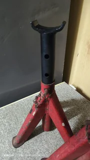 Jack stands