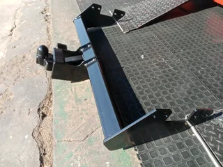 Toyota hilux underbumper towbars