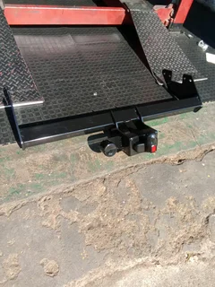 Toyota hilux underbumper towbars