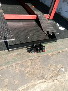 Toyota hilux underbumper towbars