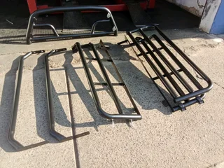 Cattle rails (cages)