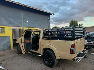 Toyota hilux cattle rails