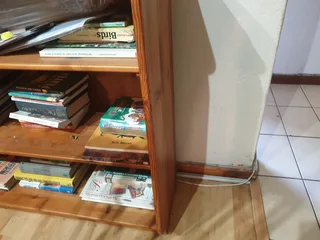 Bookshelf - Ad posted by NicK Muller