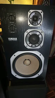 Yahama bookshelf speakers original