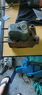 VW Constellation 15.180 cylinder head's