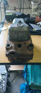 VW Constellation 15.180 cylinder head's