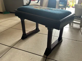 Piano stool with tapestry seat