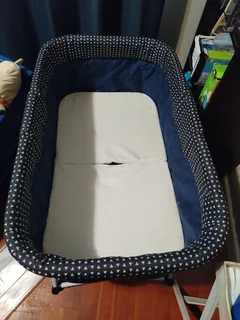 Bounce bassinet cot