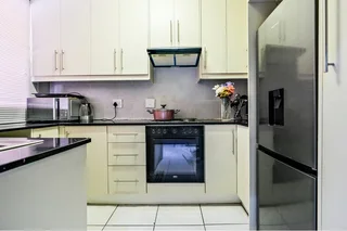 Renovated Charming 1-Bed Apartment in Windsor West!