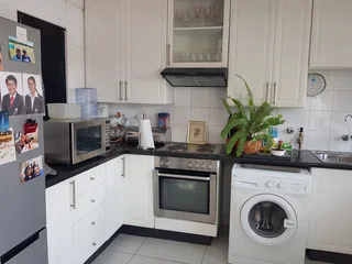 House   to   share