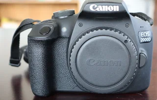 Canon EOS 2000d