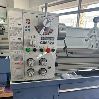 STANDARD C0632A/1000 Lathe