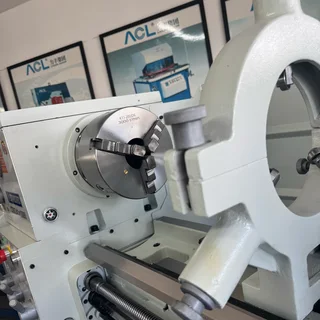STANDARD C6241/1000 Lathe