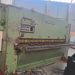 Scharringhausen HTSG 16/3100S Guillotine