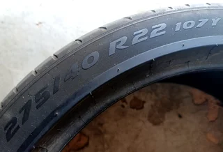 Pirelli 275/40R22 P Zero Runflat