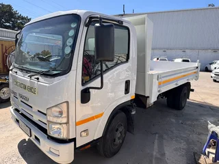 2017 Isuzu 3 ton tipper