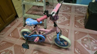 Kids play house,bikes,pool table and ride on