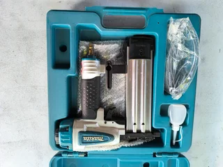 Makita Pneumatic Brad Nailer AF505