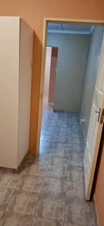 Outbuilding To Let ( Centenary Park - Phoenix)