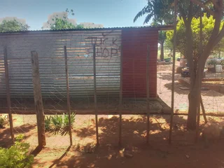 Stand With 7 Shacks Rooms