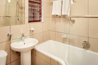 Magaliespark Superior 2.5  Bedroom Chalet, 6 Sleeper, (Phase 1 Unit) close to Pools