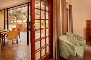 Magaliespark Superior 2.5  Bedroom Chalet, 6 Sleeper, (Phase 1 Unit) close to Pools
