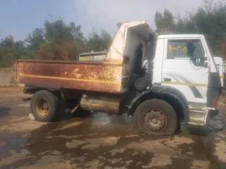 TATA 1518 (stripping)