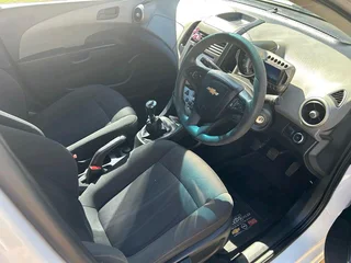 2014 Chevrolet Sonic 1.6. Black and White Edition