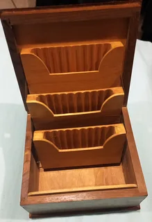 Mahogony vintage cigerette case