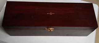 Mahogany wine bottle case with all accessories