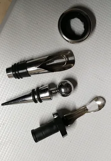 Mahogany wine bottle case with all accessories