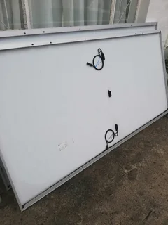 Solar Panels: 2 x 550W