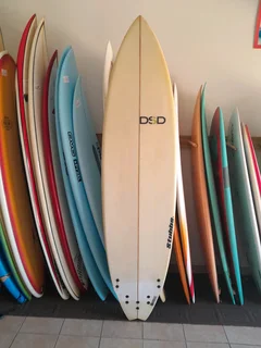 Surfboard minimals and midsize