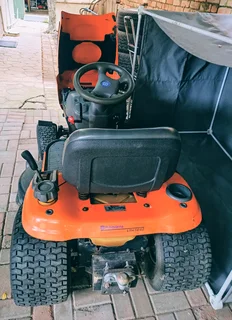 Husqvarna 1842 ride on lawnmower