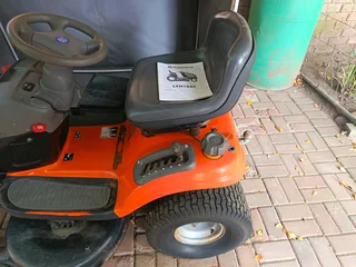 Husqvarna 1842 ride on lawnmower