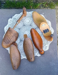 Collection of 5 Mid Century Wooden Shoe Stretchers