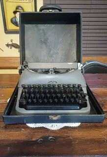 Vintage Remington Portable Typewriter
