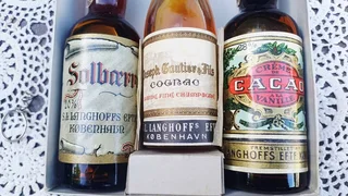 1960’s Miniature bottle library by Danish producer S L Langhoffs Copenhagen