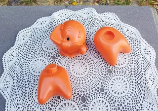 Vintage Tupperware: cruets, spice tower shaker set and 1960’s Tupper toys bubble bath elephant