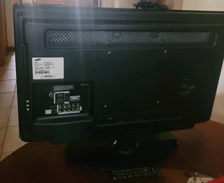 SAMSUNG LCD TV 32INCH