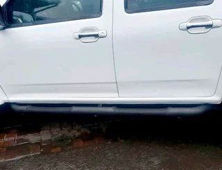 Ranger / Isuzu / Hilux Side Steps - Black