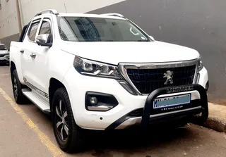 Peugeot Landtrek Nudge Bar - Black