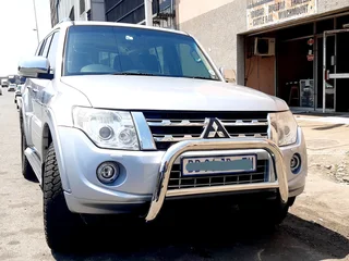PAJERO NUDGE BAR - STAINLESS ((FREE FITMENT))